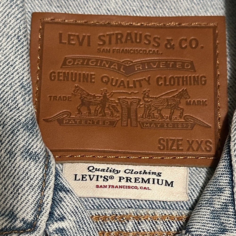 Levi's Faded Blue Tucker Premium Denim Jacket - Picture 6 of 13